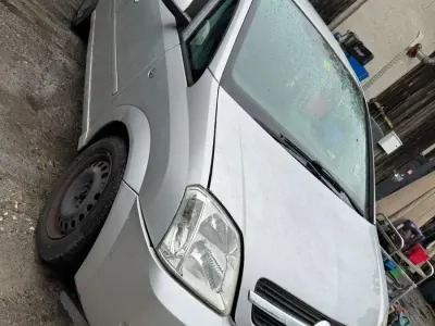 Gebraucht Opel Meriva 101 PS (74 kW) 2005 Silber Van / Kleinbus