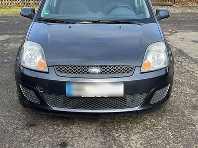 Gebraucht Ford Fiesta 60 PS (44 kW) 2008 Blau Kleinwagen