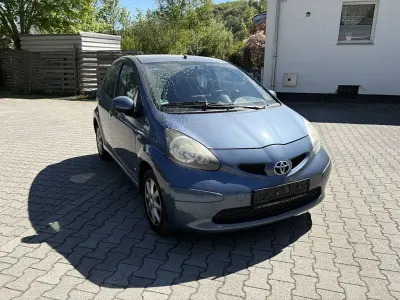 Używany Toyota Aygo 68 KM (50 kW) 2009 Niebieski Hatchback