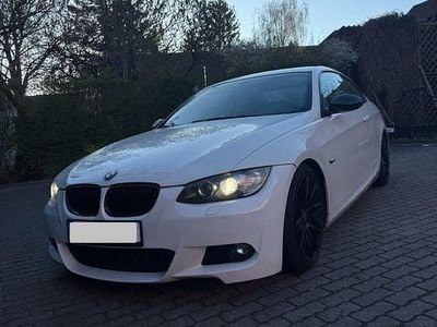 Gebraucht BMW 325 218 PS (160 kW) 2009 Weiß Coupé