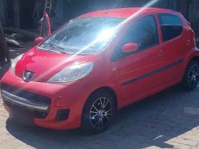 Gebraucht Peugeot 107 68 PS (50 kW) 2008 Rot Kleinwagen
