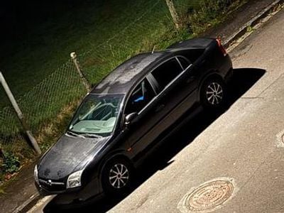 Schwarz Gebraucht 2003 Opel Vectra Limousine | 2.000 €