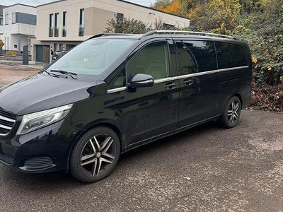 Schwarz Gebraucht 2017 Mercedes V220 Van / Kleinbus | 20.500 €