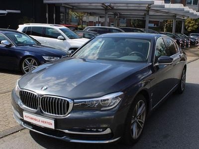 Gebraucht BMW 740 Sport Line 258 PS (189 kW) 2017 Grau Limousine