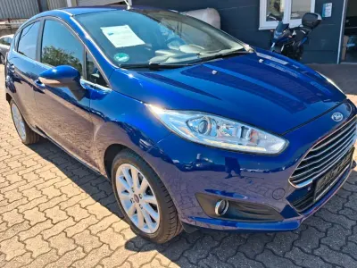 Gebraucht Ford Fiesta Titanium 101 PS (74 kW) 2017 Blau Kleinwagen