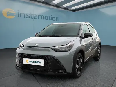 Neu Toyota Aygo X 116 PS (85 kW) 2026 Grün SUV