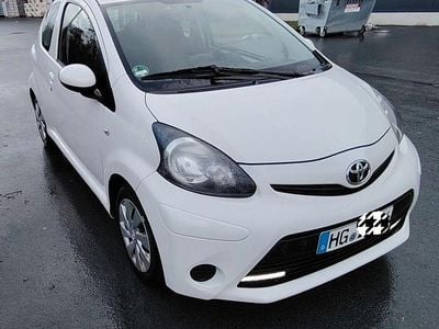 Gebraucht Toyota Aygo Cool 68 PS (50 kW) 2014 Weiß Kleinwagen