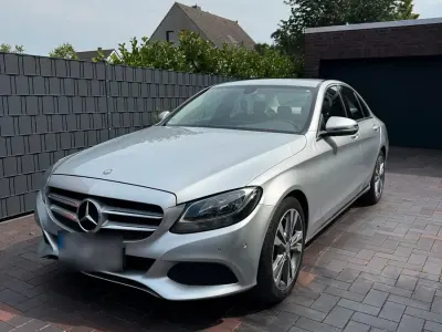 Gebraucht Mercedes C180 Avantgarde 156 PS (114 kW) 2015 Silber Limousine