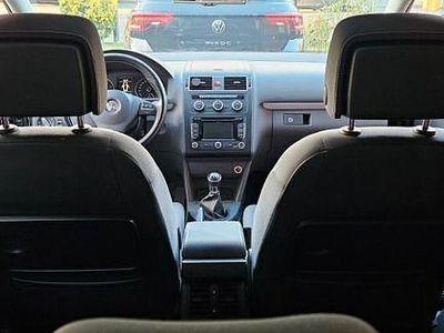 Gebraucht VW Touran Match 105 PS (77 kW) 2013 Schwarz Van / Kleinbus