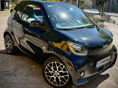 Używany Smart ForTwo Electric Drive 60 kW (82 KM) 2023 Czarny Kabriolet