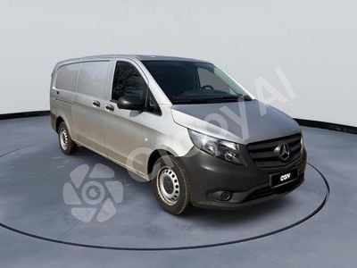 Gebraucht Mercedes Vito 163 PS (119 kW) 2023 Silber Van