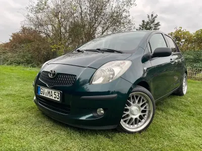 Używany Toyota Yaris 87 KM (63 kW) 2006 Zielony Hatchback