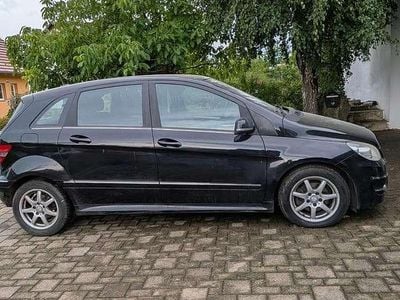 Mercedes B200