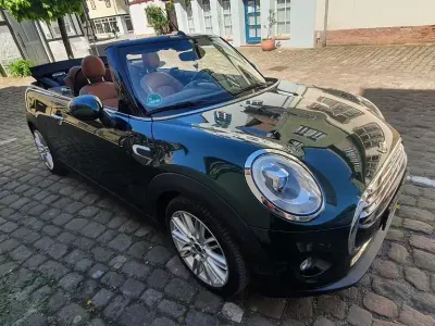 Gebraucht Mini Cooper D 116 PS (85 kW) 2017 Grün Kleinwagen