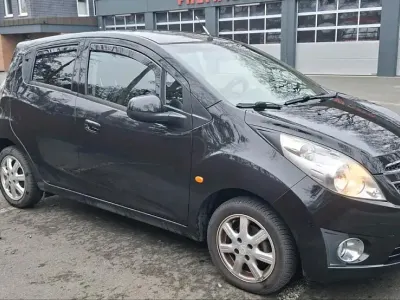 Używany Chevrolet Spark LS 69 KM (50 kW) 2011 Czarny Hatchback