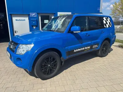 Gebraucht Mitsubishi Pajero Invite 200 PS (147 kW) 2011 Blau SUV