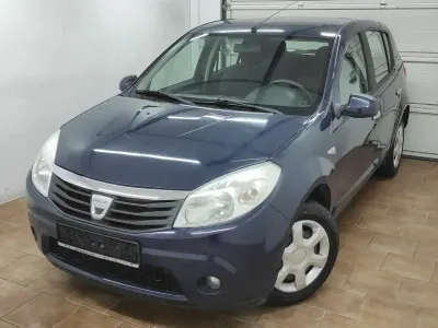 Używany Dacia Sandero Lauréate 75 KM (55 kW) 2010 Niebieski Hatchback