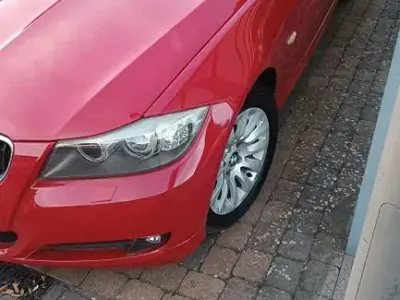 Gebraucht BMW 318 143 PS (105 kW) 2009 Rot Kombi