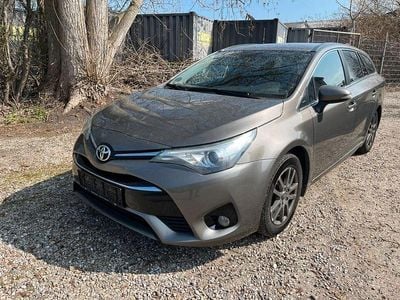 Usata Toyota Avensis T2 147 CV (108 kW) 2017 Beige Berlina