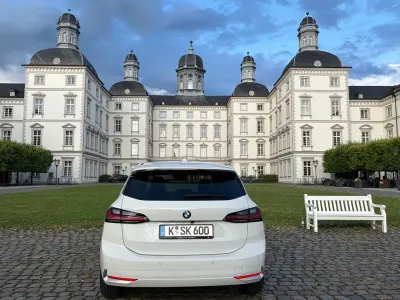 Gebraucht BMW 218 Luxury Line 136 PS (100 kW) 2023 Weiß Van / Kleinbus