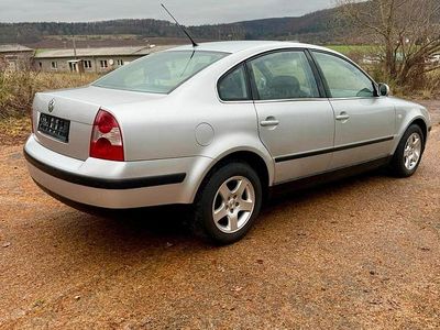 Gebraucht VW Passat 2001 Silber Limousine