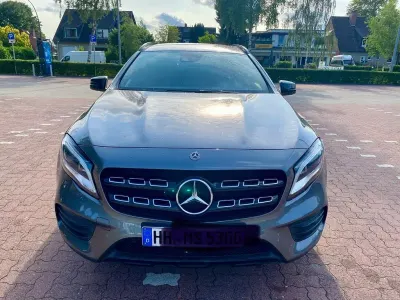Gebraucht Mercedes GLA180 AMG line 122 PS (89 kW) 2018 Grau SUV