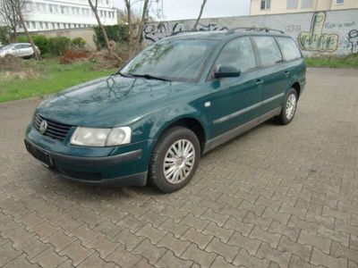 gebraucht VW Passat Variant 1.6 Basis, AHK , KLIMA, Kein TÜV , 3. Hand