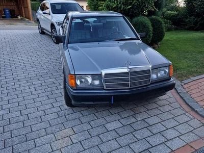 Gebraucht Mercedes 190 72 PS (52 kW) 1989 Silber Limousine