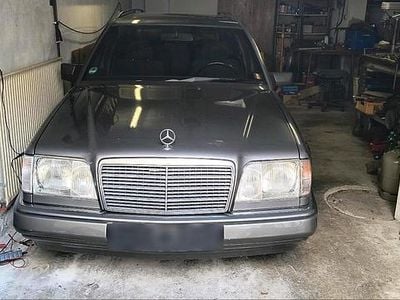 Usata Mercedes 200 118 CV (86 kW) 1989 Argento Station wagon