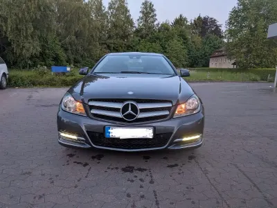 Gebraucht Mercedes C180 156 PS (114 kW) 2011 Grau Coupé