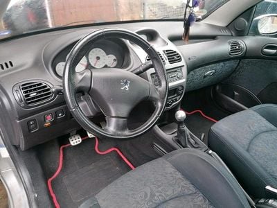 Gebraucht Peugeot 206 CC 109 PS (80 kW) 2004 Silber Cabrio