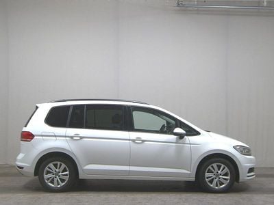Weiss Gebraucht 2021 VW Touran Comfortline Van / Kleinbus | 17.980 € (Superpreis)