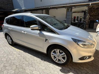 Gebraucht Ford S-MAX Titanium 160 PS (117 kW) 2017 Silber Van / Kleinbus