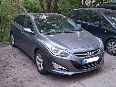 Gebraucht Hyundai i40 Premium 177 PS (130 kW) 2012 Grau Kombi