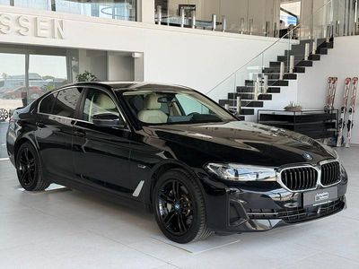 Second-hand BMW 530e Sport Line 184 CP (135 kW) 2022 Negru Berlinǎ