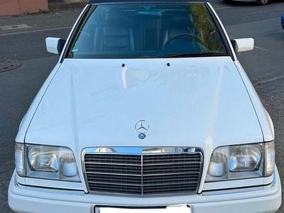 Usata Mercedes E220 153 CV (112 kW) 1994 Bianco Cabrio