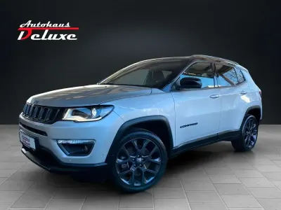 Käytetty Jeep Compass 241 HP (177 kW) 2021 Hopea Katumaasturi