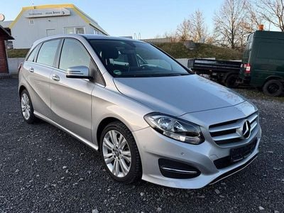 Gebraucht Mercedes B180 122 PS (89 kW) 2016 Silber Van / Kleinbus