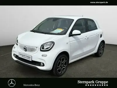 Używany Smart ForFour Prime 71 KM (52 kW) 2019 Biały Hatchback