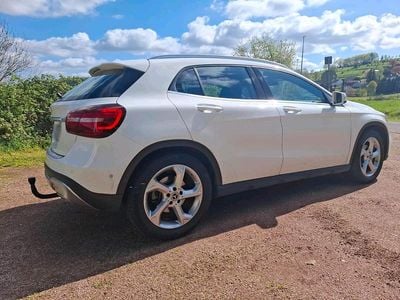 Usata Mercedes GLA180 122 CV (89 kW) 2018 Bianco SUV