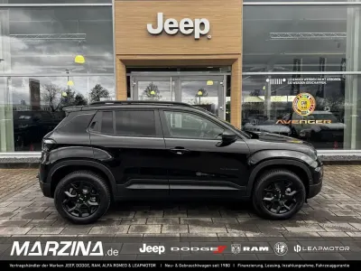 Neu Jeep Avenger Overland 145 PS (106 kW) 2026 Schwarz SUV