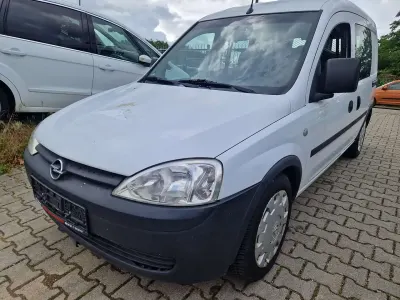 Używany Opel Combo 94 KM (69 kW) 2008 Biały Minivan