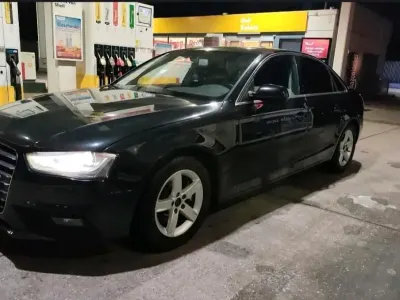 Gebraucht Audi A4 143 PS (105 kW) 2012 Schwarz Limousine