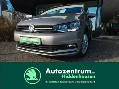 Gebraucht VW Touran Comfortline 150 PS (110 kW) 2018 Beige Van / Kleinbus