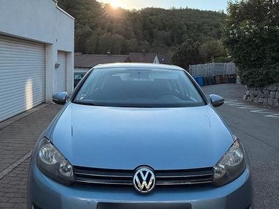 Usata VW Golf VI 125 CV (91 kW) 2010 Blu Utilitaria