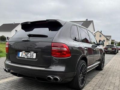 Grau Gebraucht 2009 Porsche Cayenne Turbo S SUV | 21.900 €