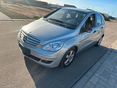 Usata Mercedes 180 109 CV (80 kW) 2008 Argento Berlina