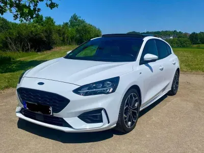Gebraucht Ford Focus ST-Line 182 PS (133 kW) 2019 Weiß Limousine