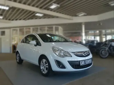 Gebraucht Opel Corsa Innovation 69 PS (50 kW) 2011 Casabl/arctic/eisweiss/kaolin Kleinwagen