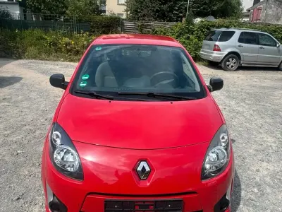 Gebraucht Renault Twingo 75 PS (55 kW) 2011 Rot Kleinwagen
